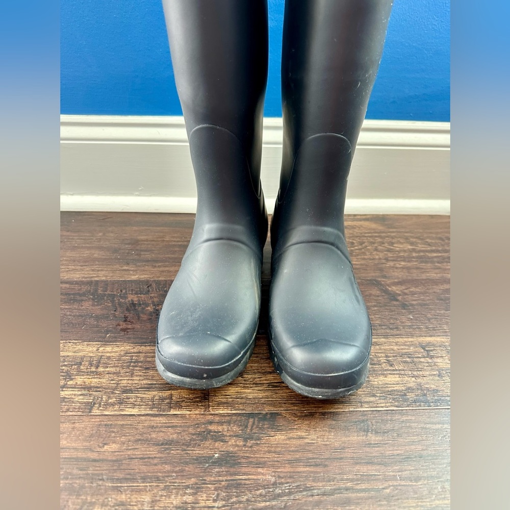 Hunter Original Tall Rainboot (Women,) 9M, Navy Matte - Picture 5 of 16